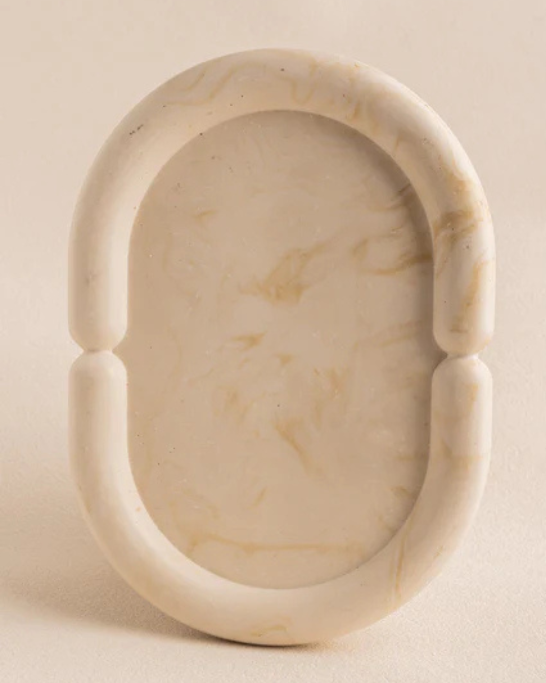 plateau beige en jesmonite debout 